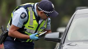 cảnh sát kiểm tra nồng độ cồn - Úc