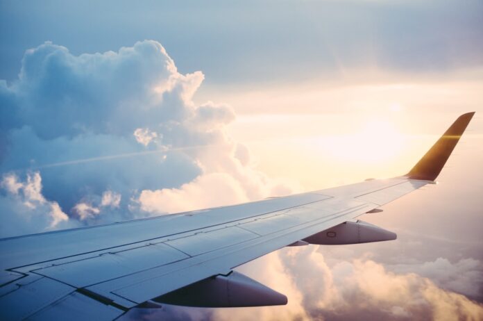 australia-international-airport-travel Sân bay quốc tế Úc - hành khách làm thủ tục nhập cảnh kỹ thuật số